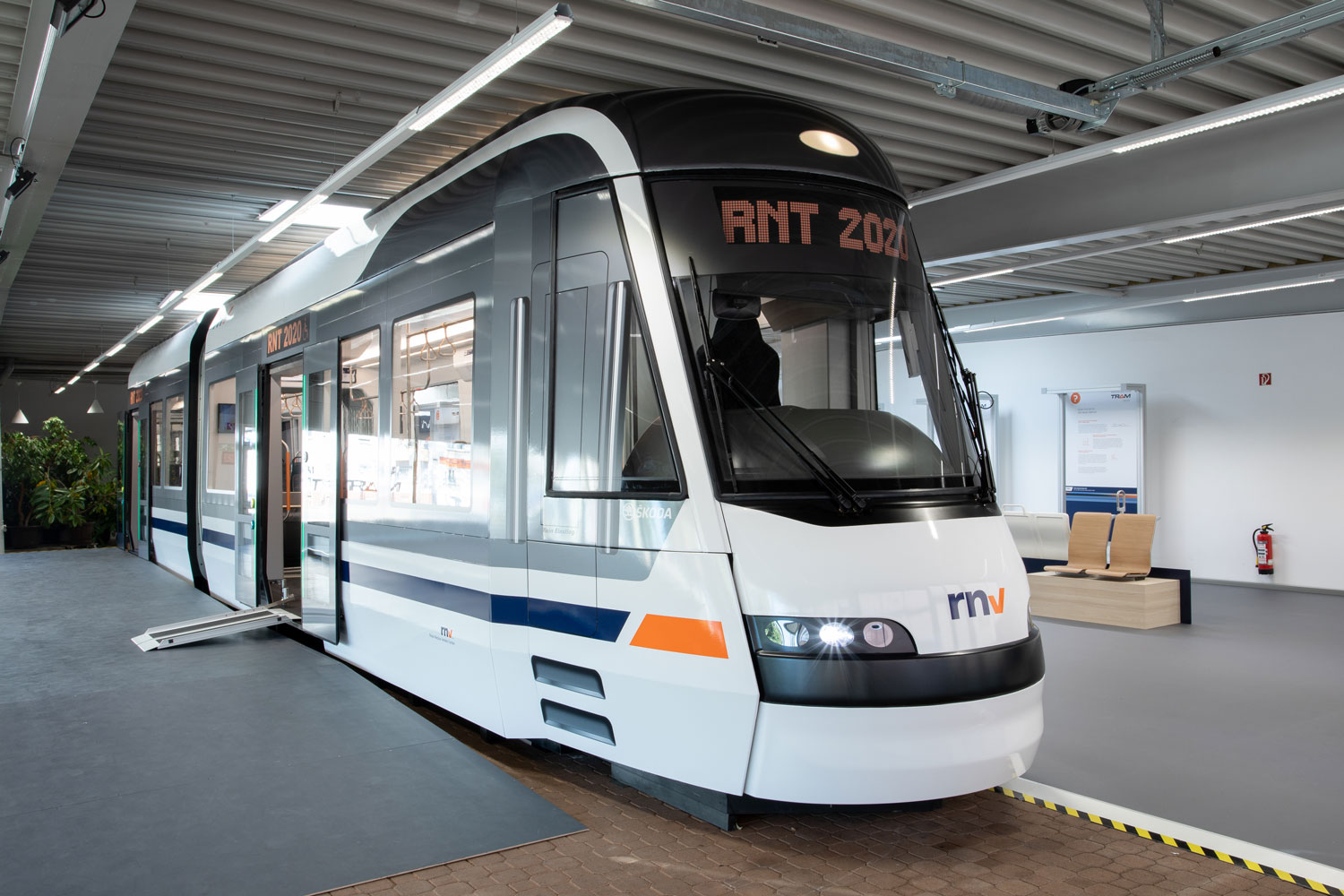 Rhein Neckar Tram Vorstellung Der Neuen Bahnen Der Rnv Der Blog