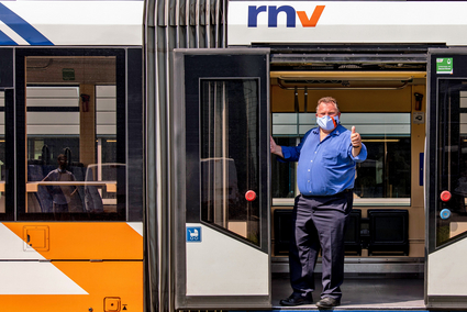 Mit Mund- und Nasenbedeckung sicher mit dem ÖPNV unterwegs