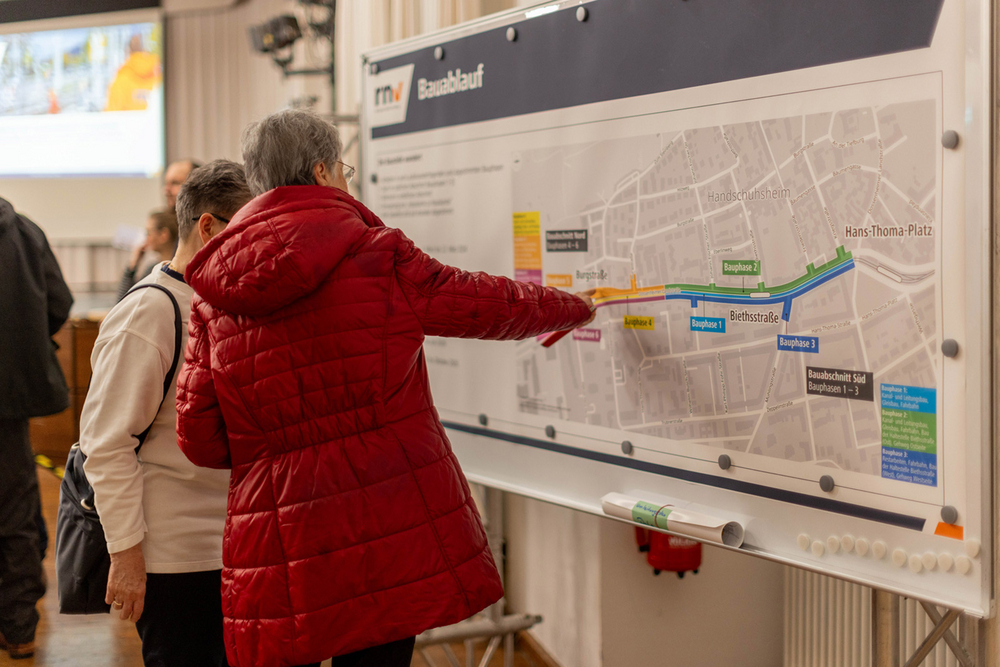 Impressionen von der Bürgerinformationsveranstaltung vor Baustart zur Neugestaltung und barrierefreiem Ausbau der Dossenheimer Landstraße in Heidelberg-Handschuhsheim.