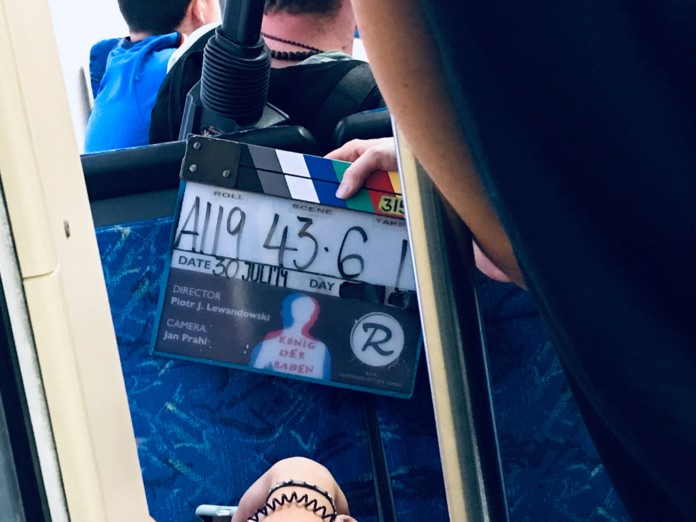 Filmklappe in der Straßenbahn