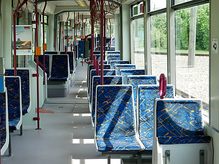Neuer Fußboden und neue Sitzbezüge im 5603