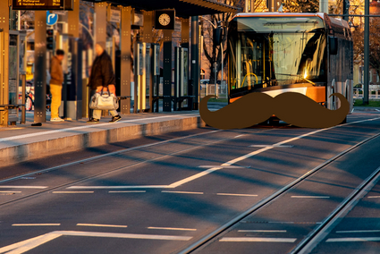 rnv Bus mit Coronabart