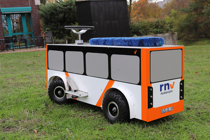 Elektrisch betriebener Mini-Bus, den Auszubildende der Rhein-Neckar-Verkehr GmbH (rnv) in einem Azubi-Projekt entwickelt und gebaut haben.