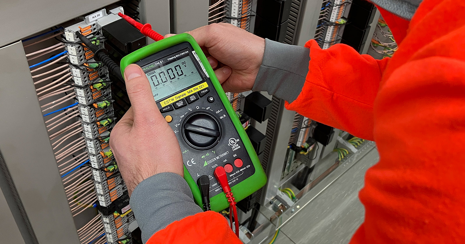 Spannend in jeder Hinsicht: Elektriker bei der rnv · der Blog der rnv