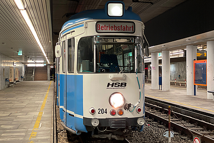 Alte Straßenbahn der HSB unterwegs im rnv-Netz