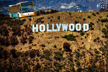rnv Bus am Hollywood-Schriftzug