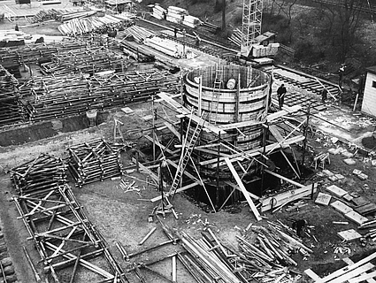 Bau der Pilzkonstruktion im Jahr 1958