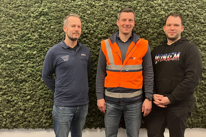 Sebastian Menges, Produktmanager in der Unternehmensentwicklung, Paul Ritze, Projektleiter für Planung und Bauprojekte und Podcast-Moderator Jens Schneider