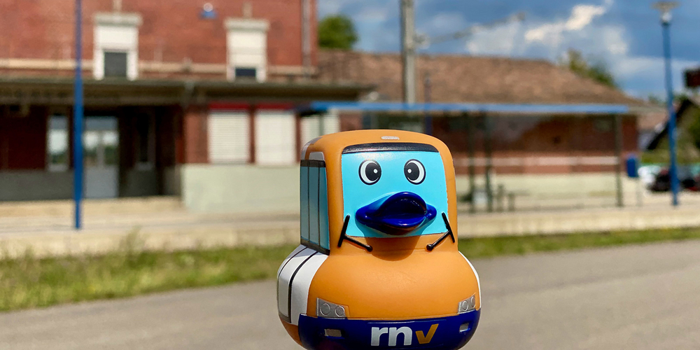 Marie-Luise am Bahnhof in Edingen