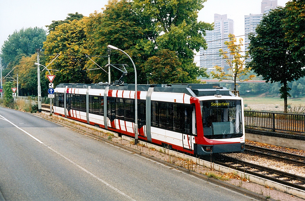 Eine Variobahn V6 auf der Strecke