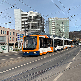 Eine V6 am Heidelberger Hauptbahnhof