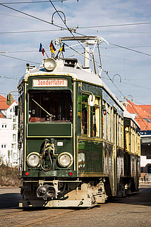 Frontalansicht des rnv-Salonwagens
